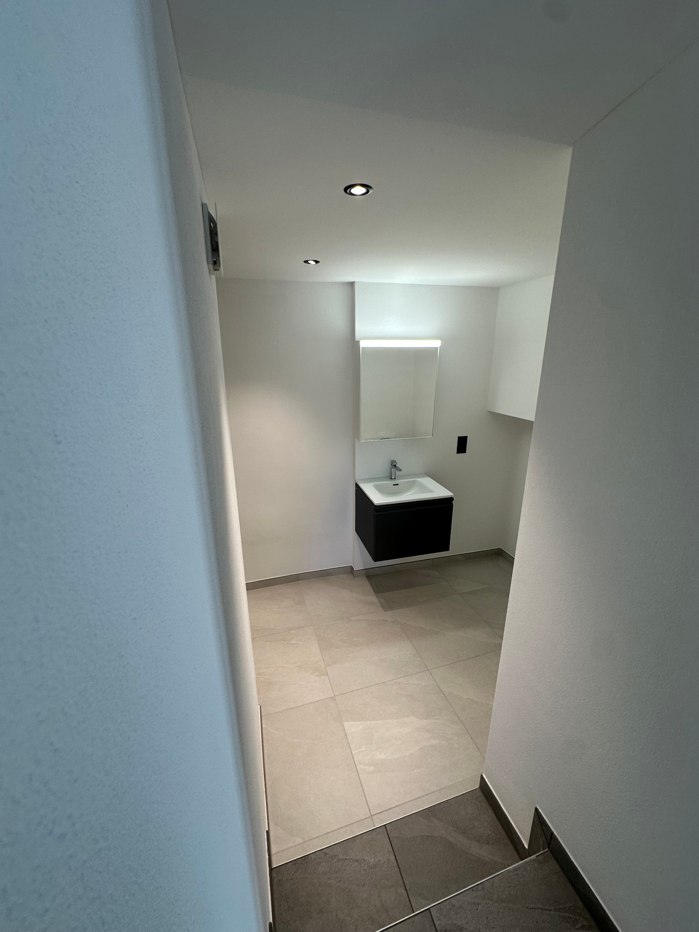 1 mit grosser Walk-in-Dusche